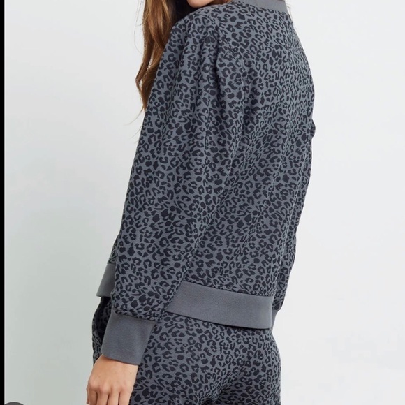 Rails Marcie charcoal mini cheetah print lounge sweatshirt - Picture 2 of 7